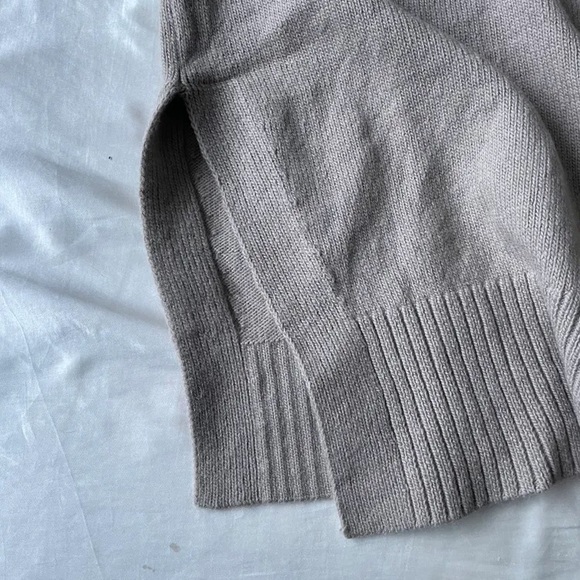 H&m taupe beige turtleneck - Picture 3 of 5